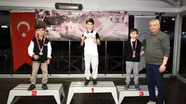 29 Ekim Cumhuriyet Bayramı Satranç Turnuvası'nda Ödüller Dağıtıldı