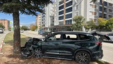 Uşak'ta Kaza: İki Yaralı