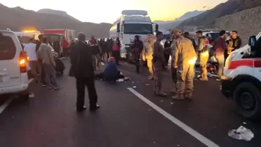 Hakkari'de Yakıt Tankeri ile Araç Çarpıştı: 2 Ölü 4 Yaralı