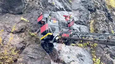 Kayalıklardan sarkan kablolar korkuttu! 19 yıllık gerçek ortaya çıktı