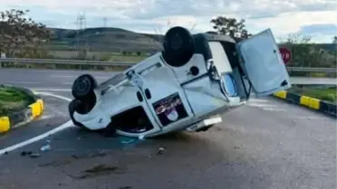 Ayaş'ta Ticari Araç Takla Attı