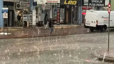 Antalya'da Ani Yağış ve Dolu Hayatı Felç Etti