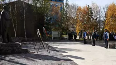 Ardahan'da Cumhuriyet Bayramı Çelenk Sunma Töreni Düzenlendi