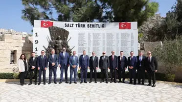 Ticaret Bakanı Ömer Bolat, Ürdün'de Salt Türk Şehitliği'ni Ziyaret Etti