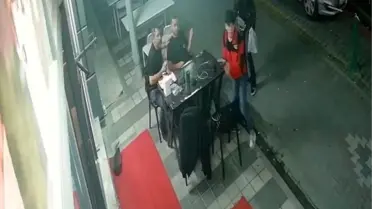 Manisa'da 6.1 Büyüklüğünde Deprem Panik Yarattı