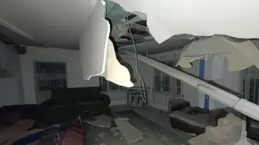 Balıkesir'deki depremde Manisa'da bir evin tavanı çöktü
