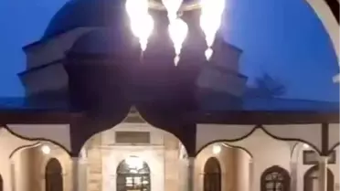 569 yıllık camiye yıldırım düştü