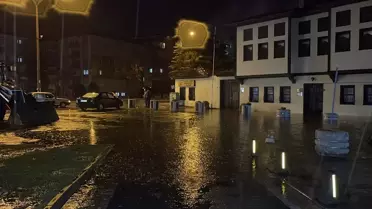 Edremit ve Burhaniye'de Sağanak Yağmur