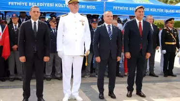 Fethiye'de 29 Ekim Cumhuriyet Bayramı çelenk sunma töreni ile başladı