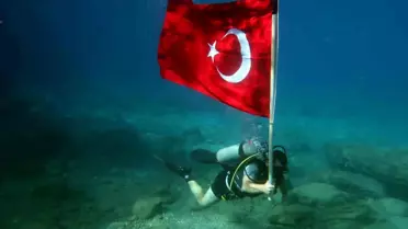 Fethiye'de Cumhuriyet Bayramı'nda Su Altı Kutlaması