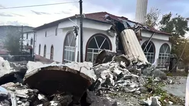 Fırtına Minareyi Devirdi, Facianın Eşiğinden Dönüldü