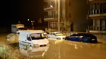 Sağanak sele döndü, vatandaşlar kabusu yaşadı: Her taraf çamur, balçık altında