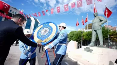 Kartal'da 29 Ekim coşkusu Atatürk Anıtı'nda başladı