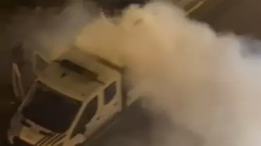 Kartal'da seyyar satıcı zabıta aracını ateşe verdi