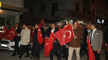 Muş'ta Cumhuriyet'in 102. yıl dönümü fener alayı ile kutlandı