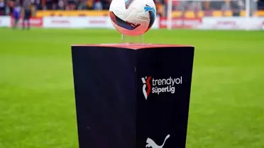 Süper Lig'de flaş ayrılık! Takımı geçen sene şampiyon yapan hocayla yollar ayrıldı