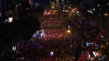 Bursa'da Cumhuriyet Bayramı Coşkusu: On Binler 'Cumhuriyet Yürüyüşü'nde Buluşuyor