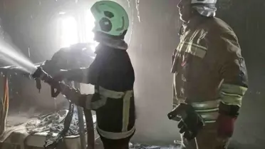 Hatay'da Şantiye Alanında Yangın: Konteynerler Zarar Gördü