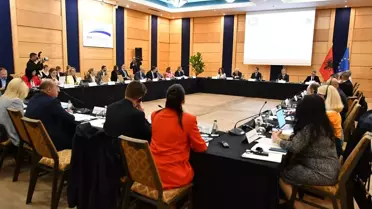 Arnavutluk-AB Toplantısı Tiran'da Başladı