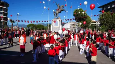 Cumhuriyet'in 102 yılı Edremit'te coşkuyla kutlandı