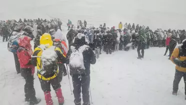 Erzurum Atatürk Üniversitesi öğrencilerinden Cumhuriyet tırmanışı