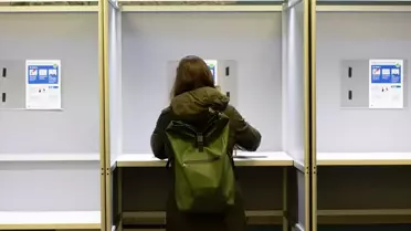 Hollanda Genel Seçimleri Başladı