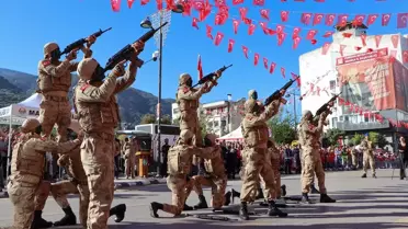 İzmir ve çevre illerde Cumhuriyet'in 102. yıl dönümü kutlandı