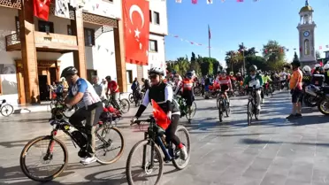 Yunusemre'de Cumhuriyet Bayramı Coşkusuyla Bisiklet Turu Düzenlendi