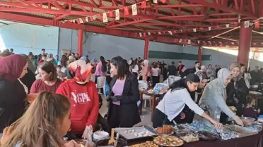 Adana'da Gazze İçin Kermes Düzenlendi