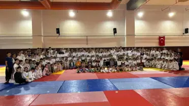Salihli'de 250 Judocu Kemer Sınavında Ter Döktü
