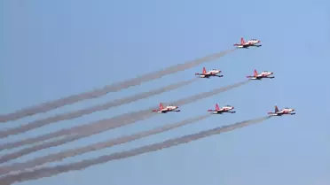 Türk Yıldızları, Kırklareli semalarında gösteri uçuşu yaptı