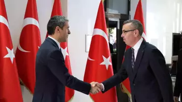 Uşak'ta Türkiye Cumhuriyetinin 102. yaşı coşkuyla kutlandı