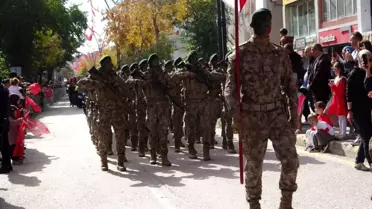 Van'da Cumhuriyet'in 102. Yılı Kutlandı