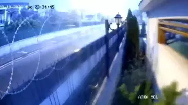 Kayseri'de Yıldırım Aydınlatma Direğine Düştü