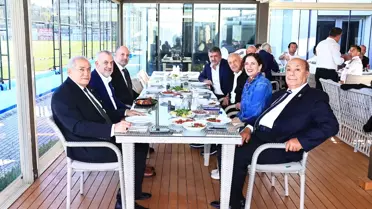 Beşiktaş'tan Derbi Öncesi Moral Yemeği