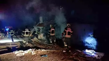 Çorum'da Ev Yangını: 7 Kişi Dumandan Etkilendi