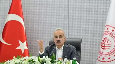 İstanbul'a yeni metro hattı! Bakan Uraloğlu seferlerin başlayacağı tarihi verdi