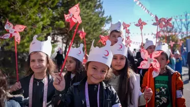 Kızılay Haftası'nda Geleceğin Kızılaycıları Yetişiyor