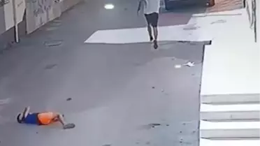 Çocuğa şiddet kamerada! Görüntüleri izleyen aile emniyete koştu