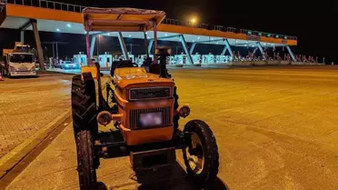 Bursa'da Otoyolda Traktör Yakalandı