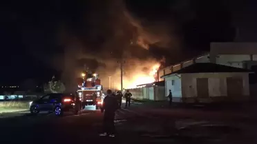 Bafra'da Geri Dönüşüm Fabrikasında Yangın