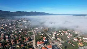 Sındırgı'da Sis ve Yıkım Dramatik Görüntüler Oluşturdu