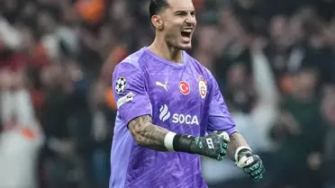 Uğurcan'a Trabzonspor maçı soruldu: 2 kelimelik cevap verip hemen arabasına bindi 