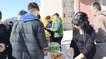 Amasya'da lise öğrencilerinden Filistin'e destek kermesi
