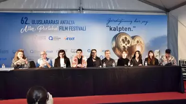 Antalya Film Festivali'nde 'En Güzel Cenaze Şarkıları' Gösterildi