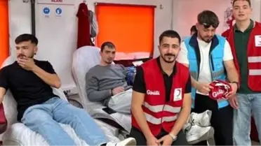 Öğrencilerden Kan Bağışı Dayanışması