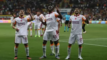 Galatasaray'da 3 futbolcuya zam kararı