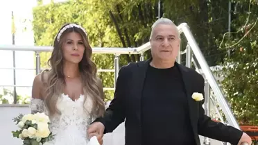 Mehmet Ali Erbil'den eşine dudak uçuklatan jest