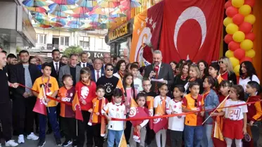 Galatasaray Taraftarlar Derneği'nin Salihli'deki Hizmet Binası Açıldı