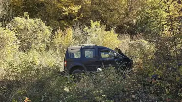 Tokat'ta Uçuruma Devrilen Araçta İki Yaralı